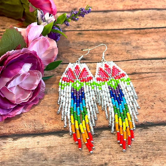 Pink Lotus in White color Beaded Earring - Picture 4 of 5